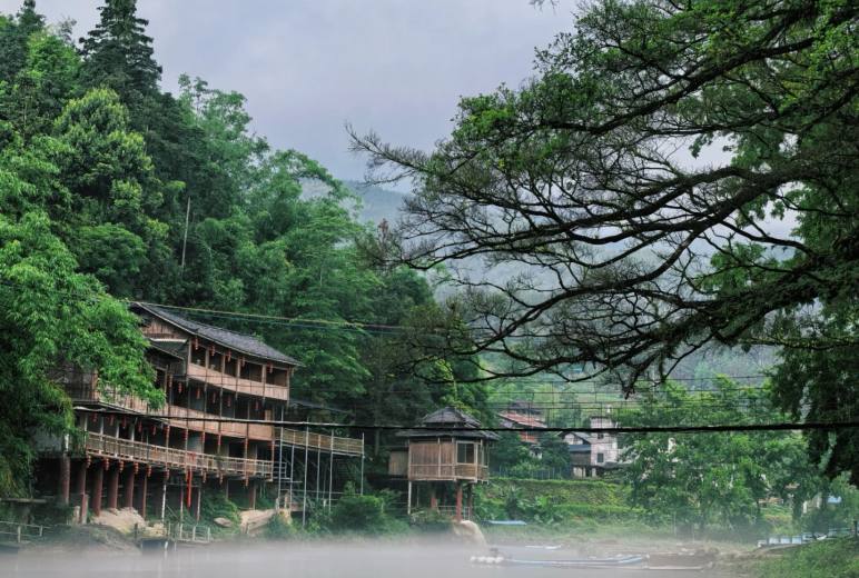 【亲子】奔赴山野，苗寨瀑布 喀斯特秘境之旅